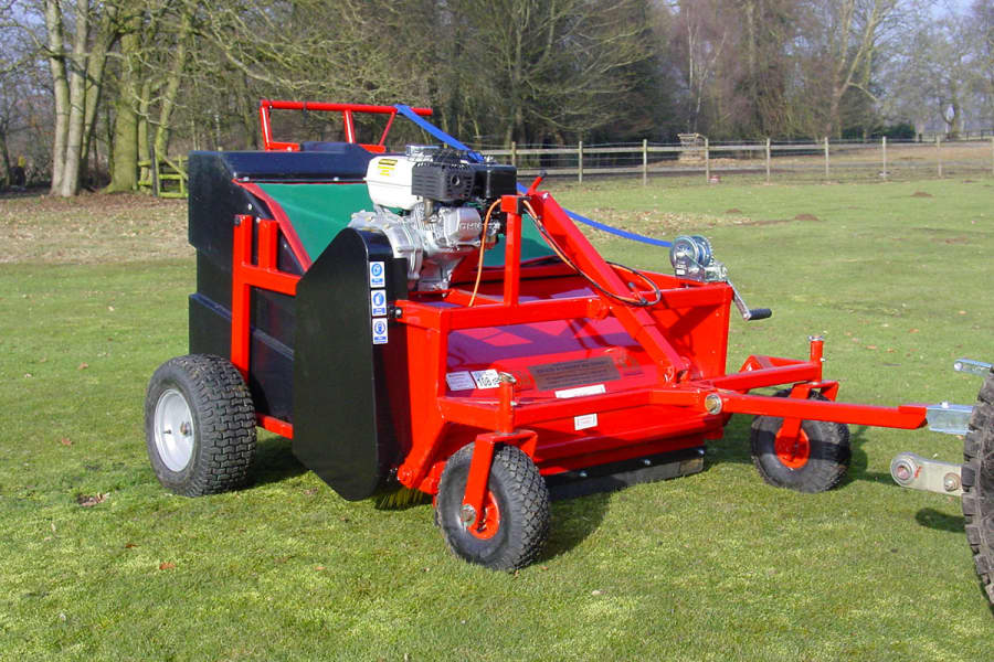 Paddock cleaner